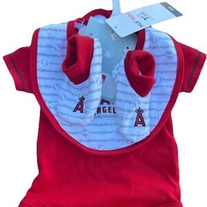 Los Angeles Angels Red Baby Bodysuit, Bib, and Socks Set